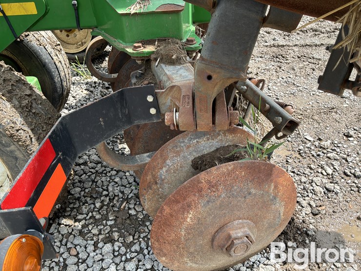 john-deere-2623-image-10