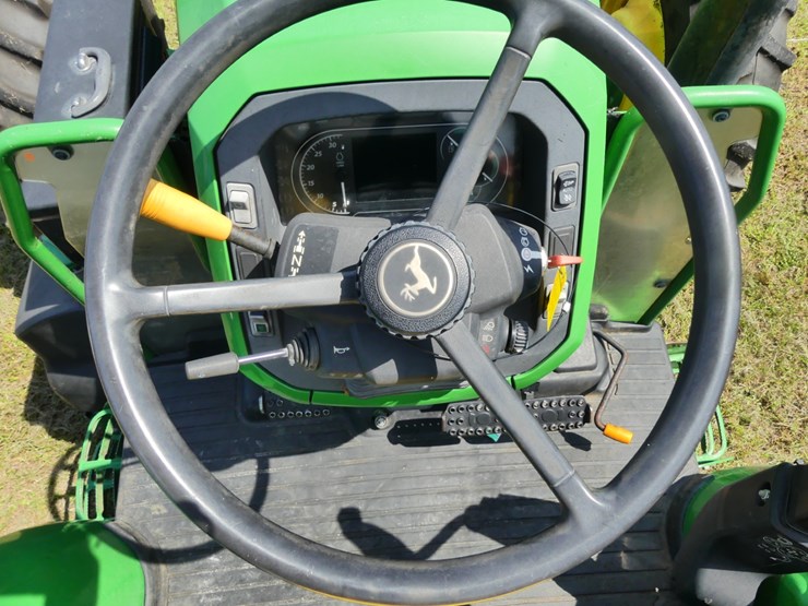 2022-john-deere-5115m-image-15