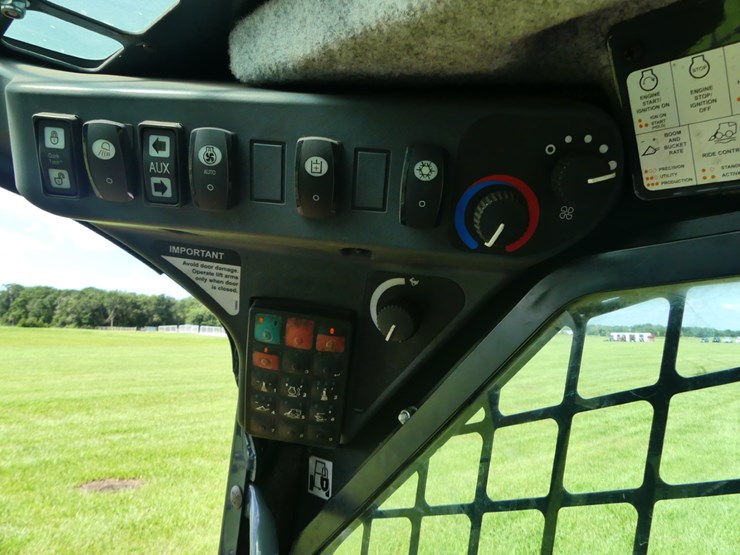2018-deere-333g-image-16