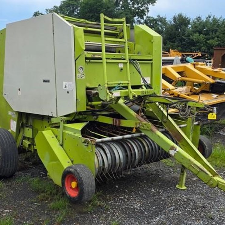 CLAAS ROUND BALER