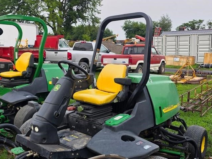 2005-john-deere-3225c-image-23