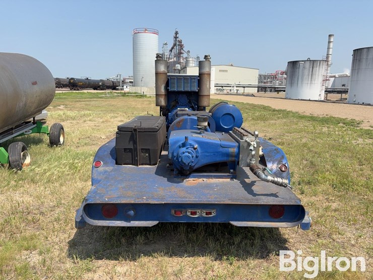 tritan-51020ss-diesel-water-pump-on-t/a-flatbed-trailer-image-6