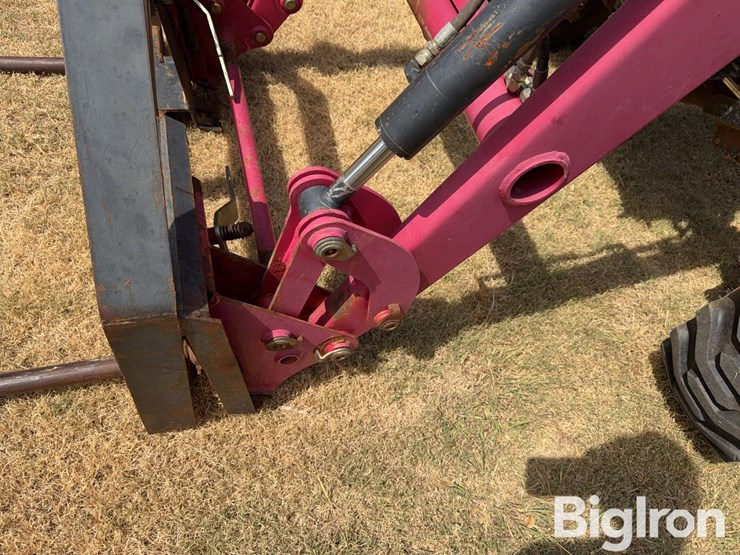 2015-mahindra-4540-image-11