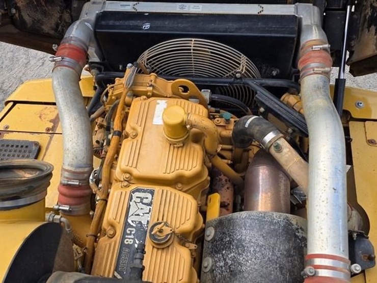 2011-caterpillar-740-image-53