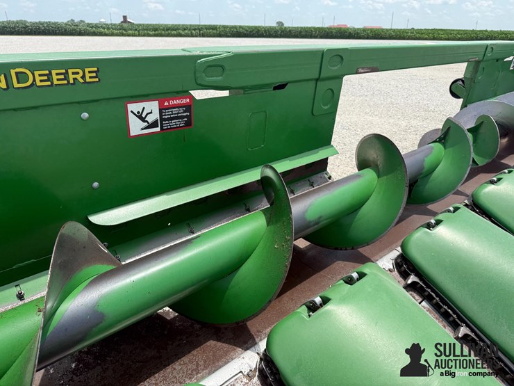 2014-john-deere-608c-stalkmaster-image-17