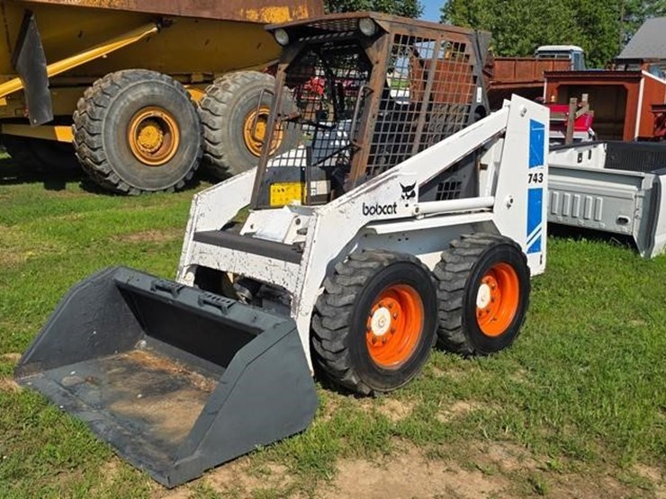 bobcat-743-image-2