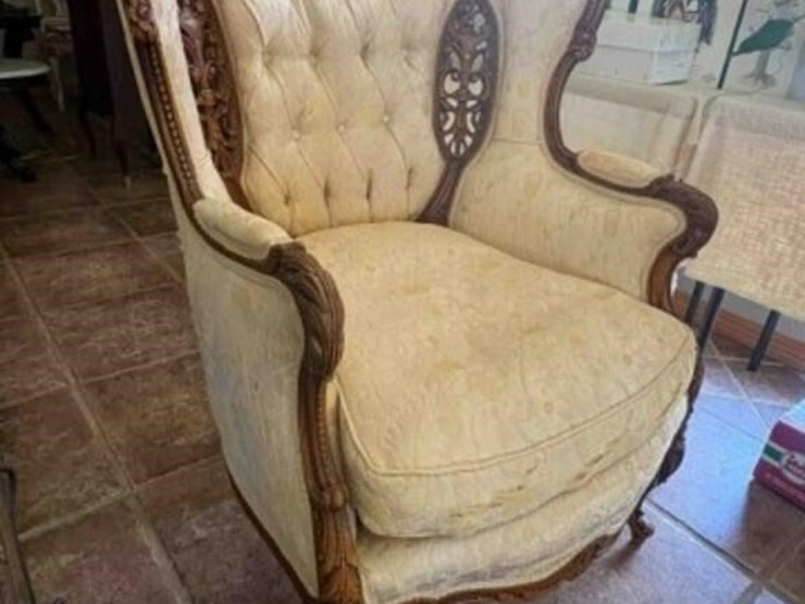 vintage-armchair-image-2