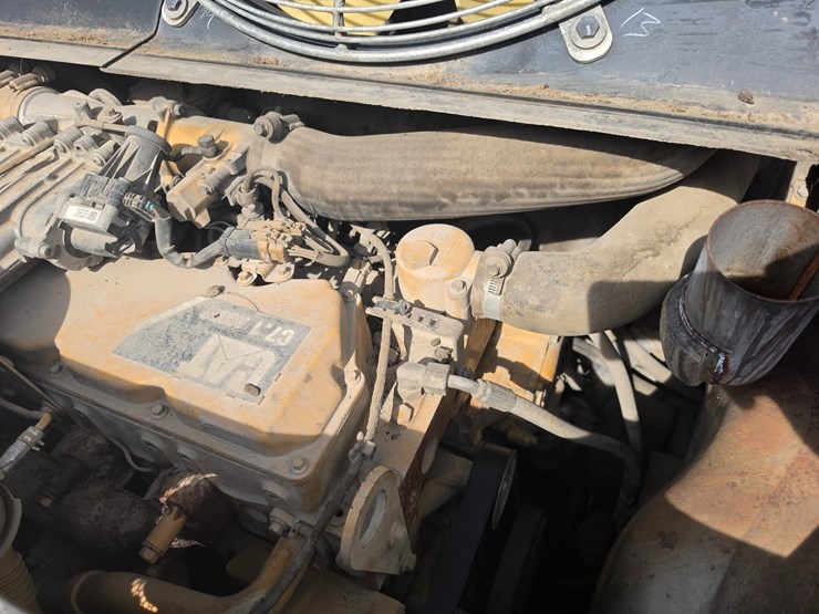 caterpillar-ap-1055f-image-12