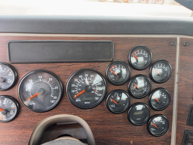 2015-western-star-w4700-semi-image-28