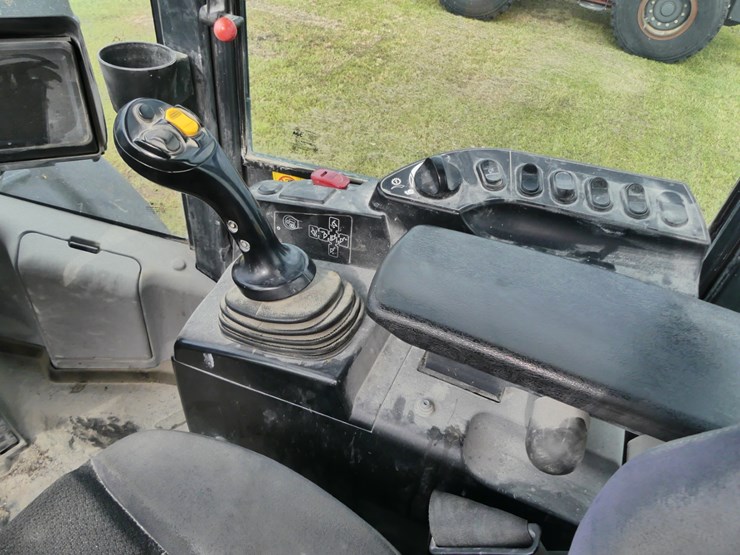 komatsu-wa320-image-17