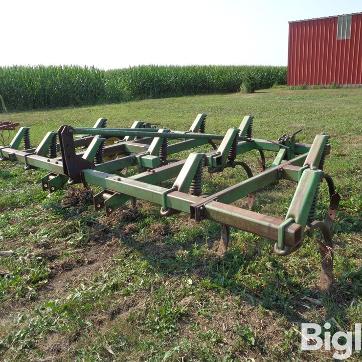 JOHN DEERE 1600