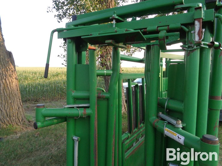 real-tuff-cattle-working-chute-image-12