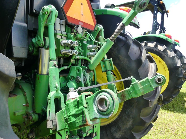 john-deere-6125m-image-9
