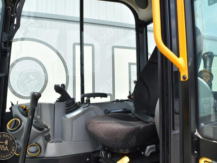 2024-jcb-35z-1-image-43