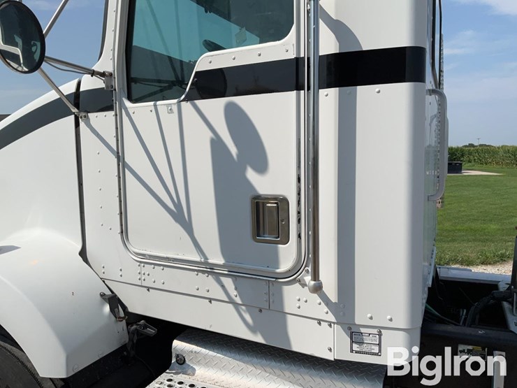 1999-kenworth-t800-image-17