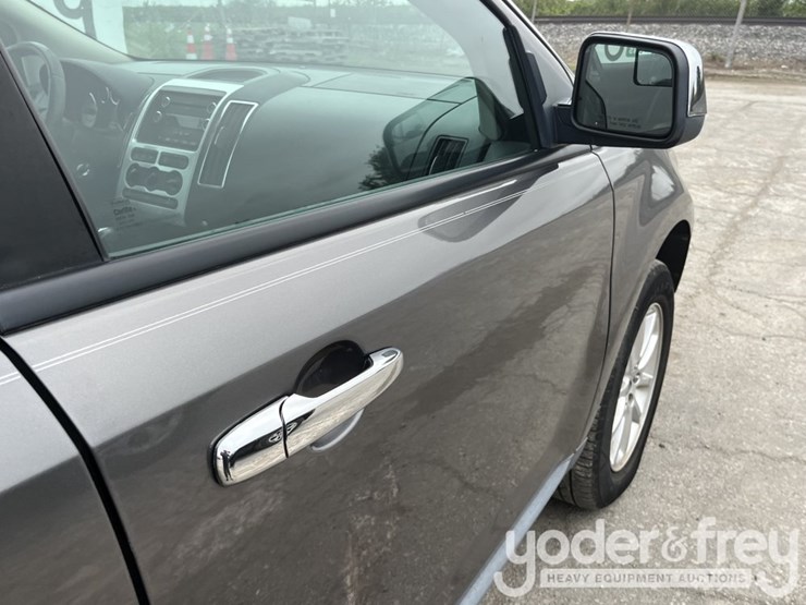 2010-ford-edge-image-35