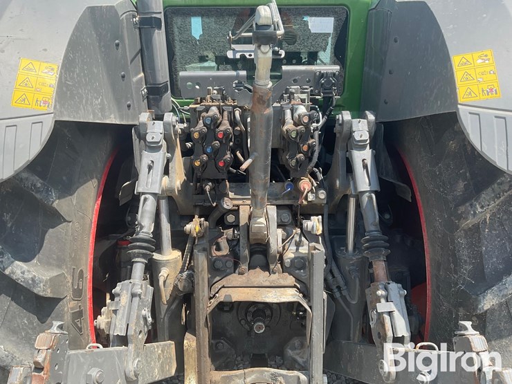 2019-fendt-826-vario-image-10