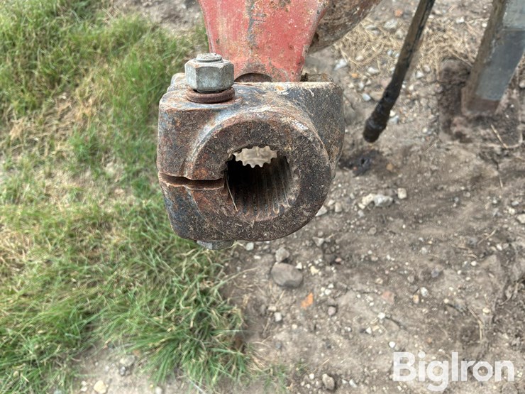 hesston-4800-image-10