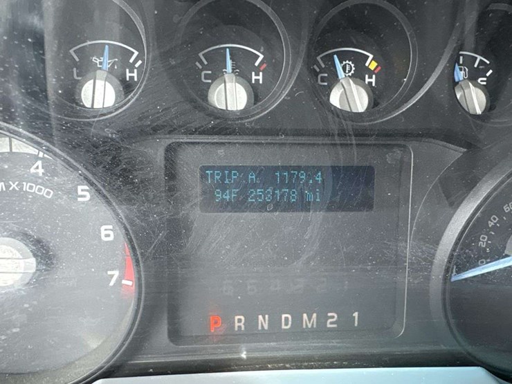 2014-ford-f250-xl-image-15