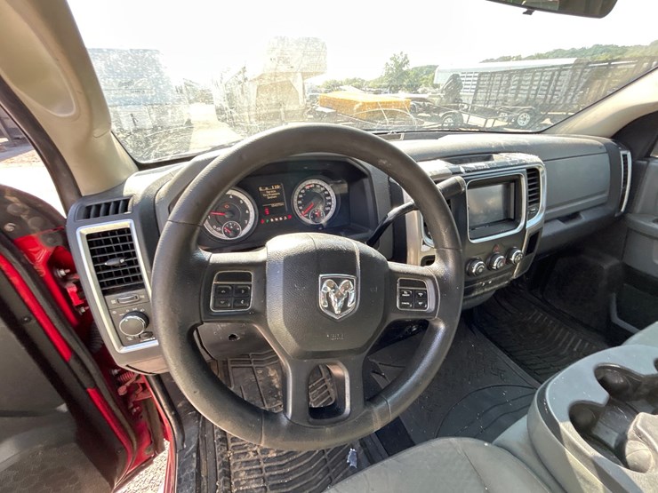 2013-dodge-1500-image-13