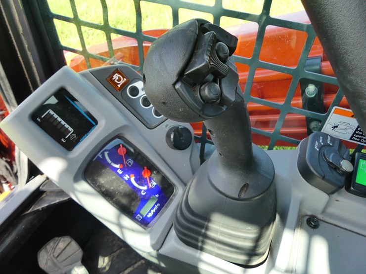 kubota-svl95-2s-image-14