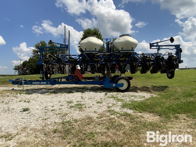 2020-kinze-3600-image-4