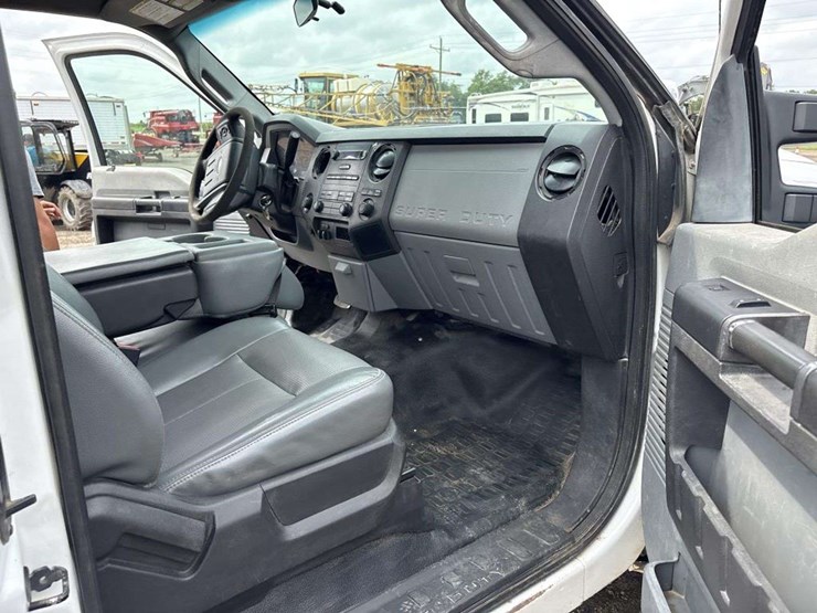 2014-ford-f250-xl-image-8