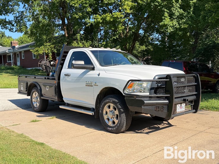 2016-dodge-3500hd-image-3