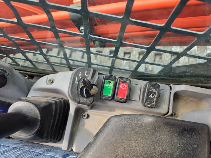 2018-kubota-svl95-2s-image-25