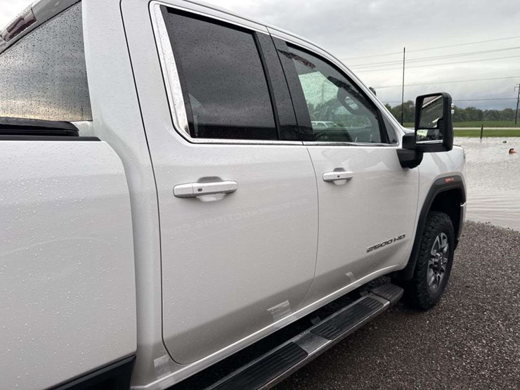 2022-gmc-sierra-2500-image-26