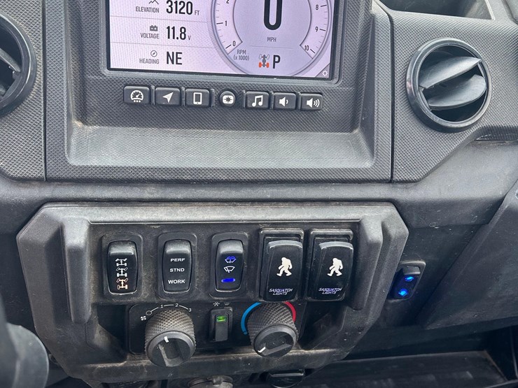 2024-polaris-ranger-1000-image-11