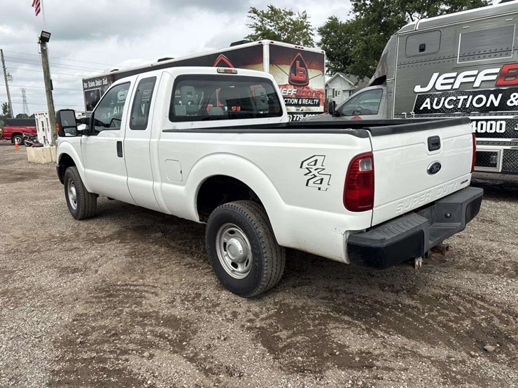 2014-ford-f250-xl-image-2