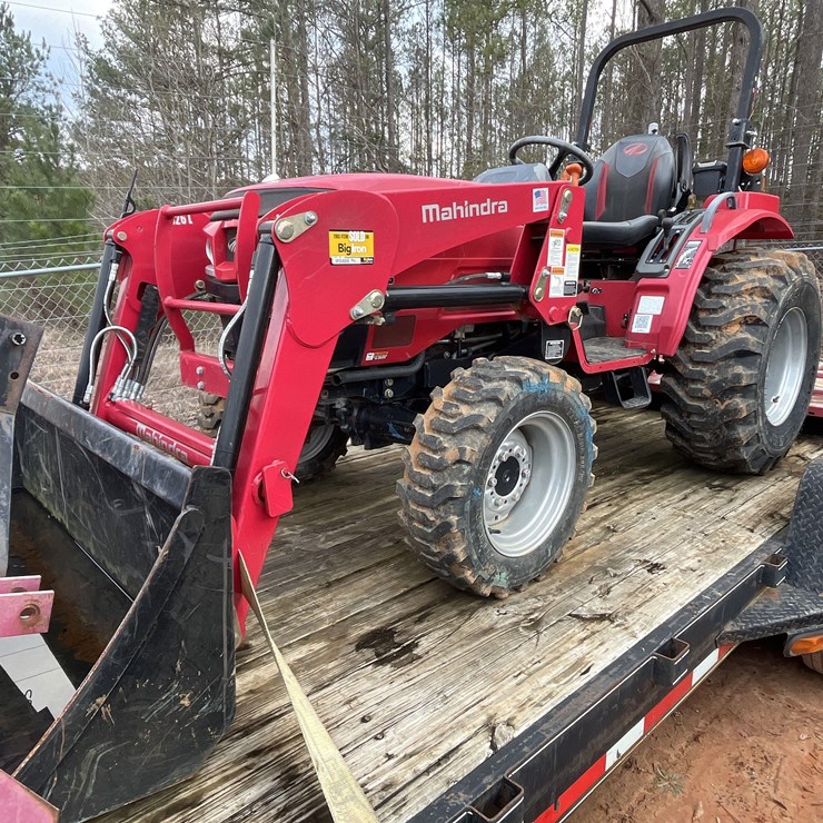 2021 Mahindra 1626S Compact Utility Tractor W/Loader & Bucket