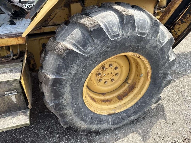 caterpillar-416b-image-10