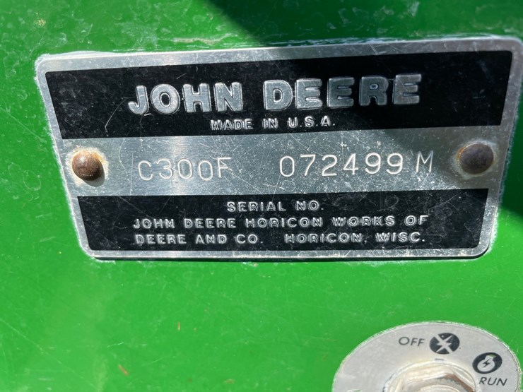 john-deere-300-image-31