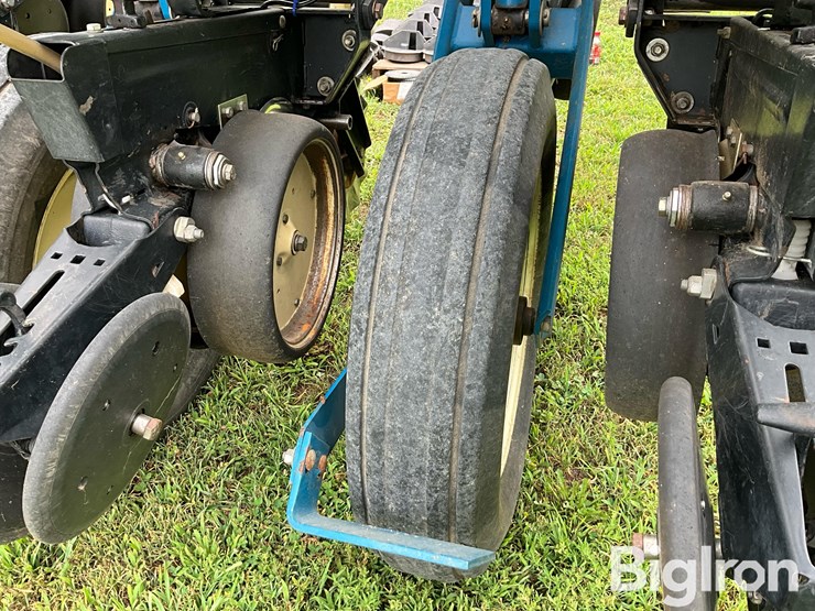 2000-kinze-2000-image-18