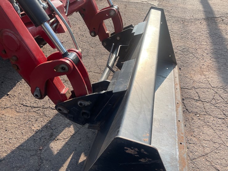 2019-case-ih-farmall-75a-image-45