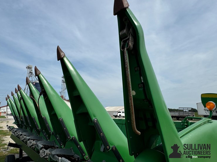 2014-john-deere-608c-stalkmaster-image-10