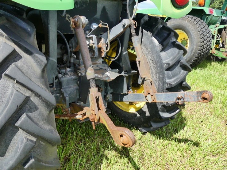 john-deere-3520-image-8