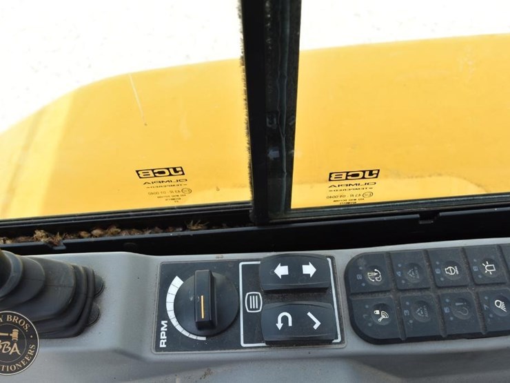2024-jcb-35z-1-image-47