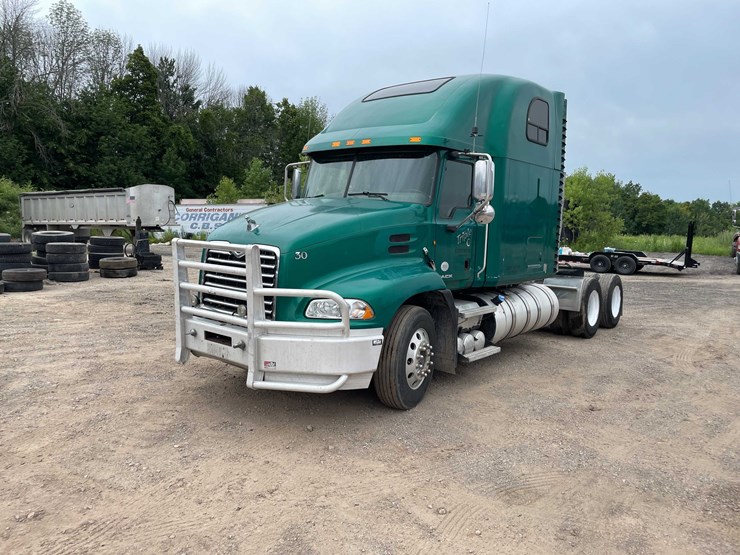 #114-•-2011-mack-semi-tractor-(has-wi-title)-(denmark,-wi)-image-1