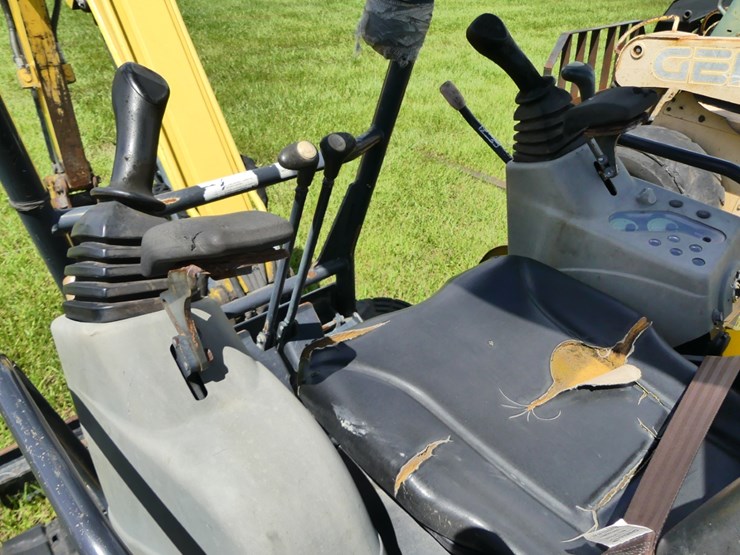 2017-yanmar-v1017-image-12