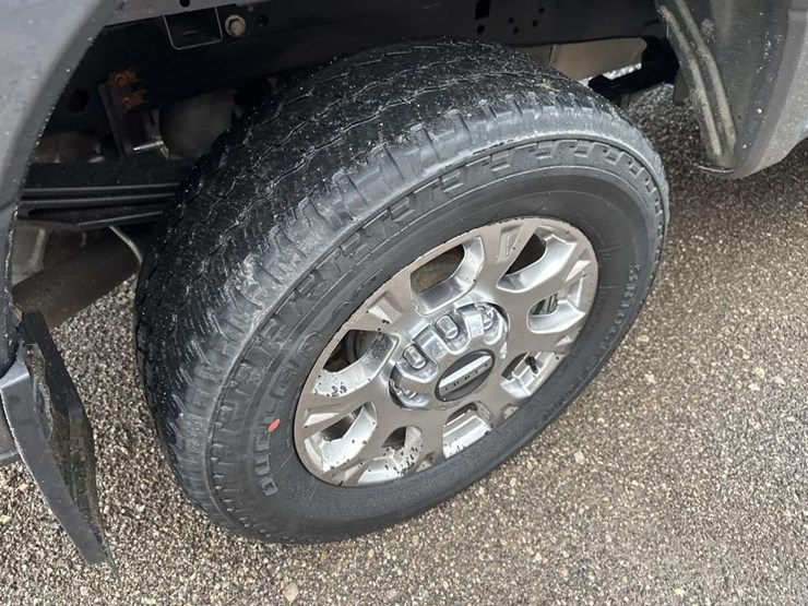 2021-ford-f250-lariat-image-25
