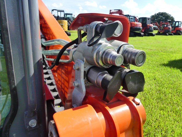 2024-kubota-svl75-3-image-13