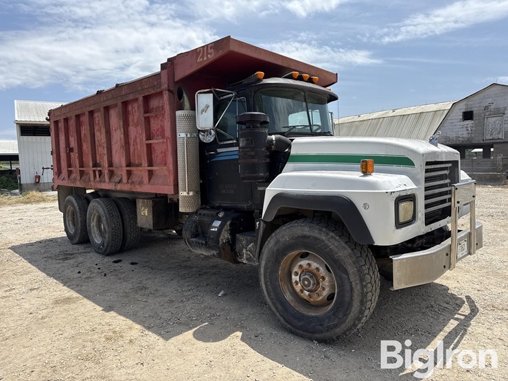 1994-mack-rd600-image-3