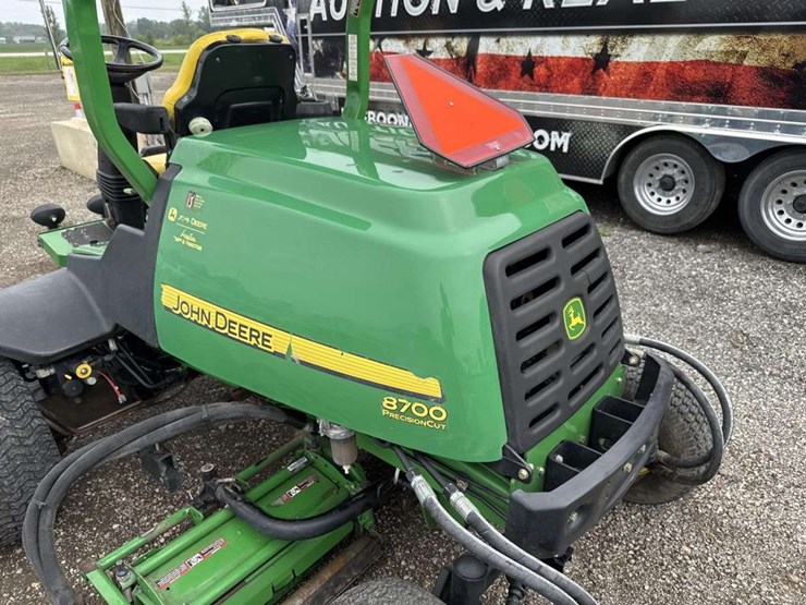 john-deere-8700-image-13