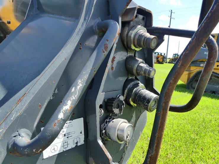 2018-deere-333g-image-12