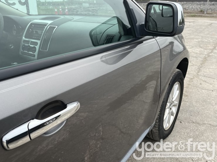 2010-ford-edge-image-36