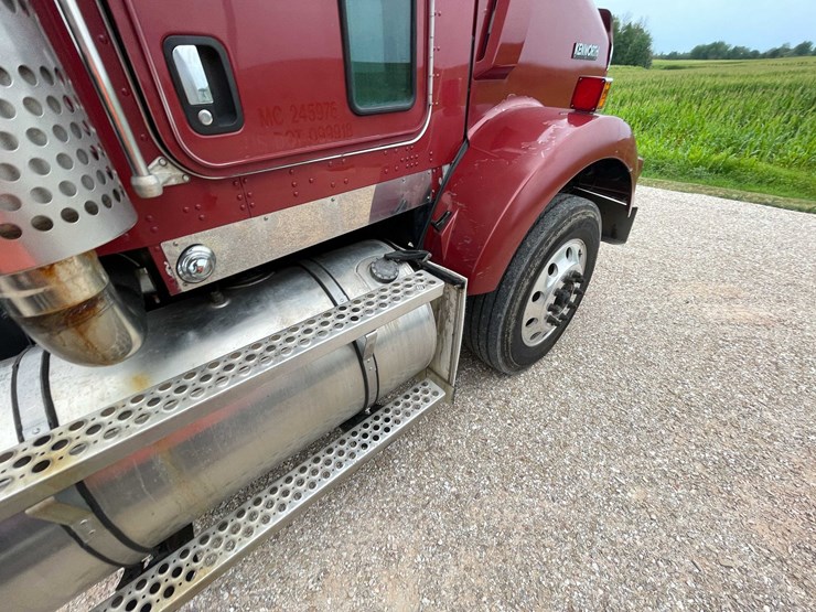 2006-kenworth-t800-image-55