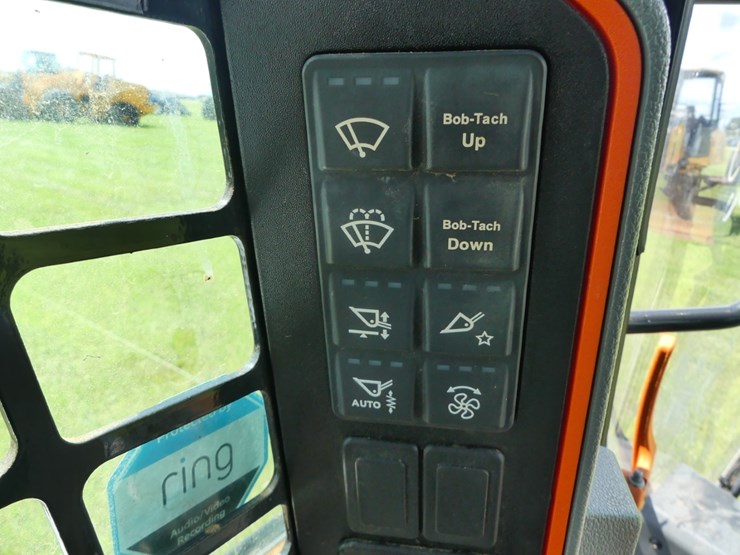 2022-bobcat-t76-image-17